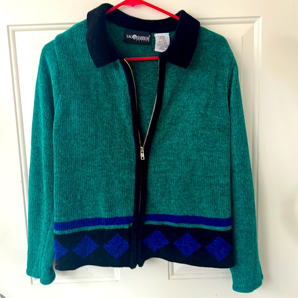 Sag Harbor patterned zip up Sweater. Size M